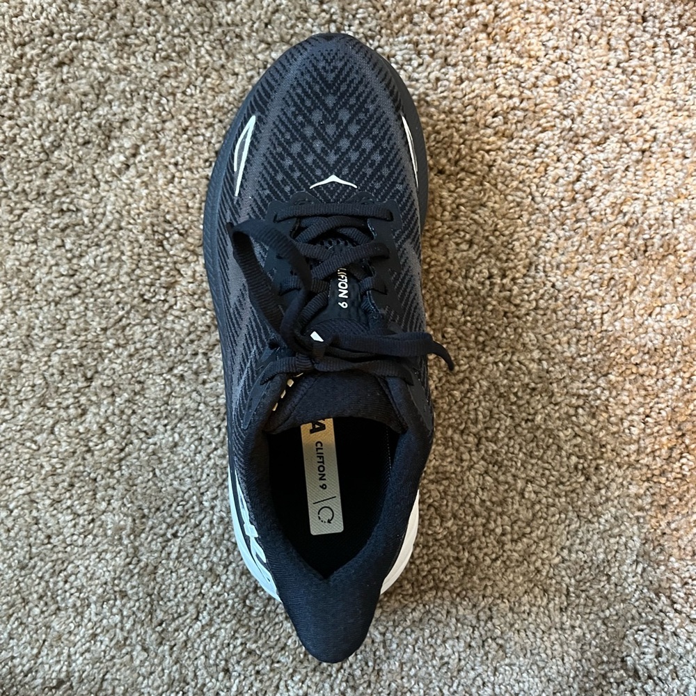 Clifton 9 hokas size 7.5 wide - Picture 6 of 10
